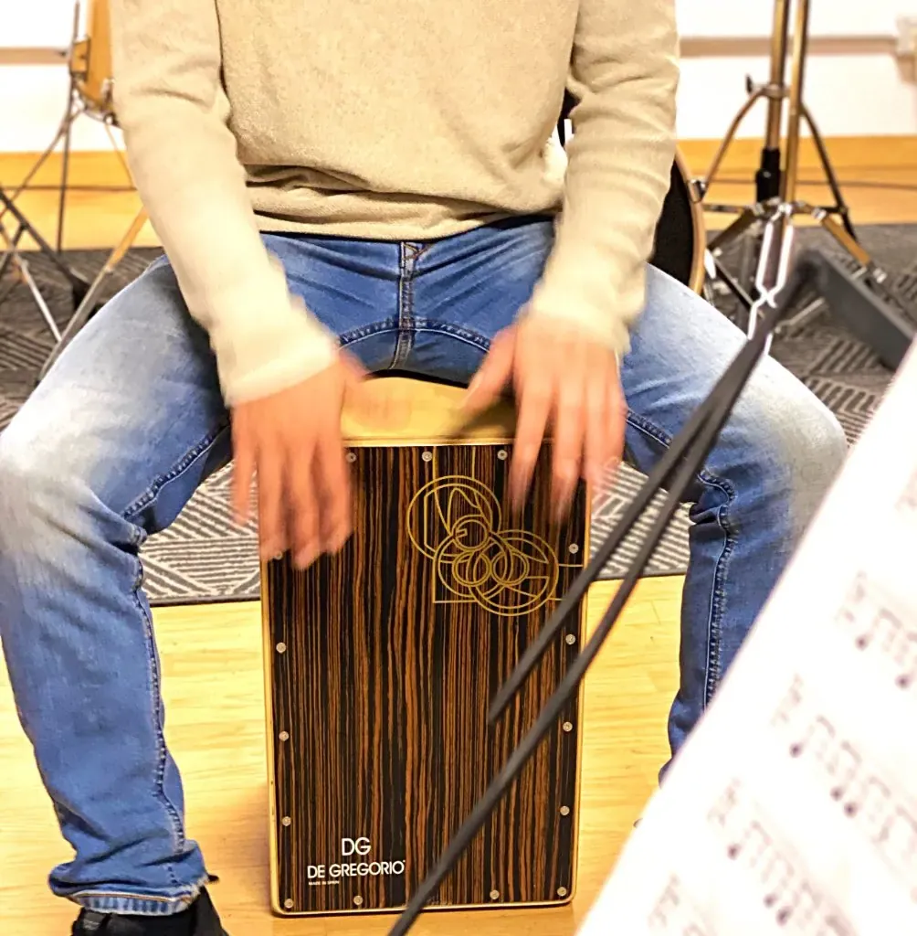 Team building de percussió: Cajón flamenc